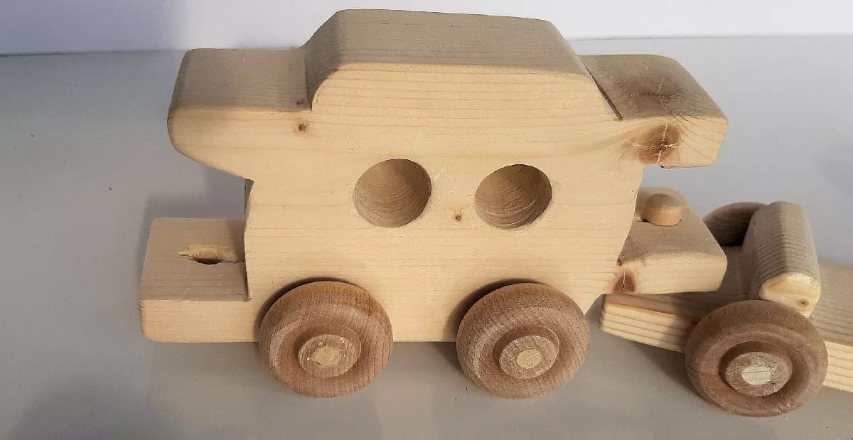 Train with Locomotive, Flat car with Bug car and Caboose - Image 4