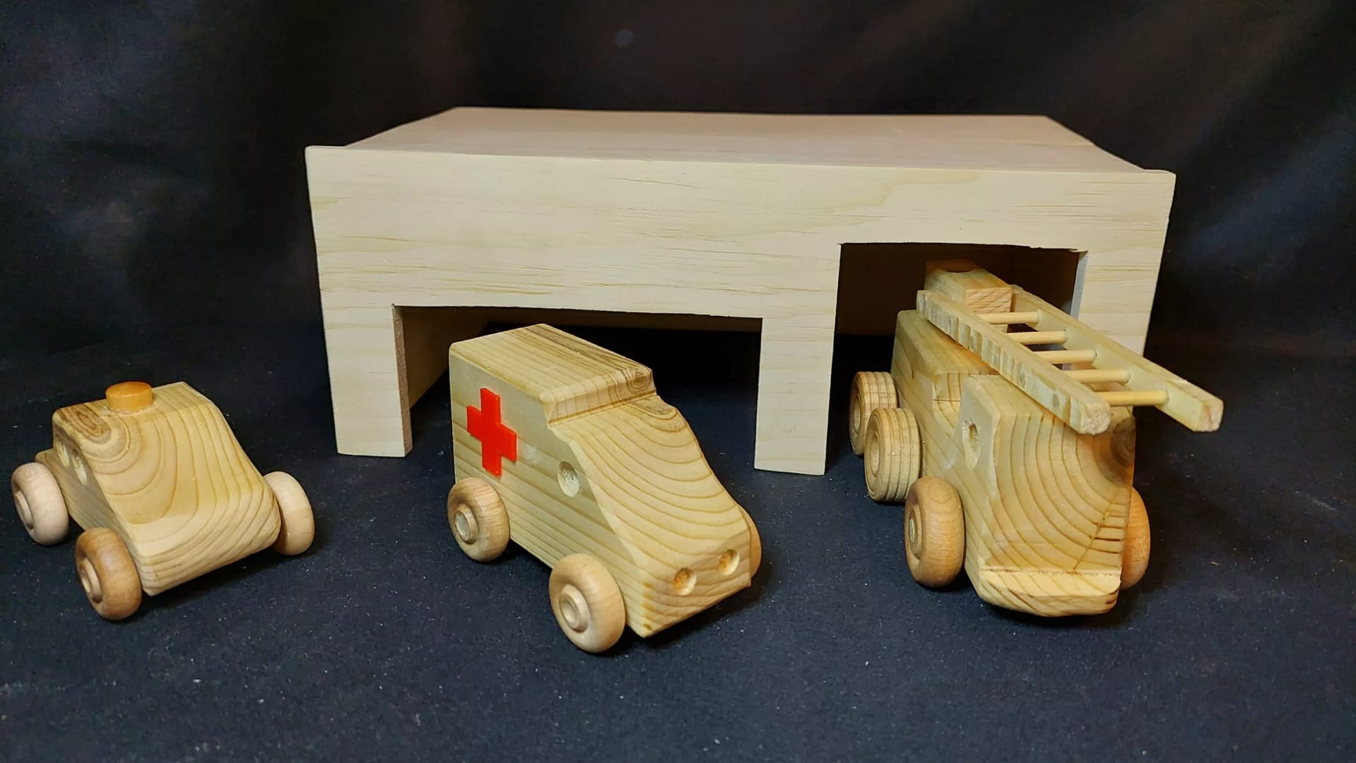 First Response Set - Fire Engine, Ambulance, Police car - Image 5