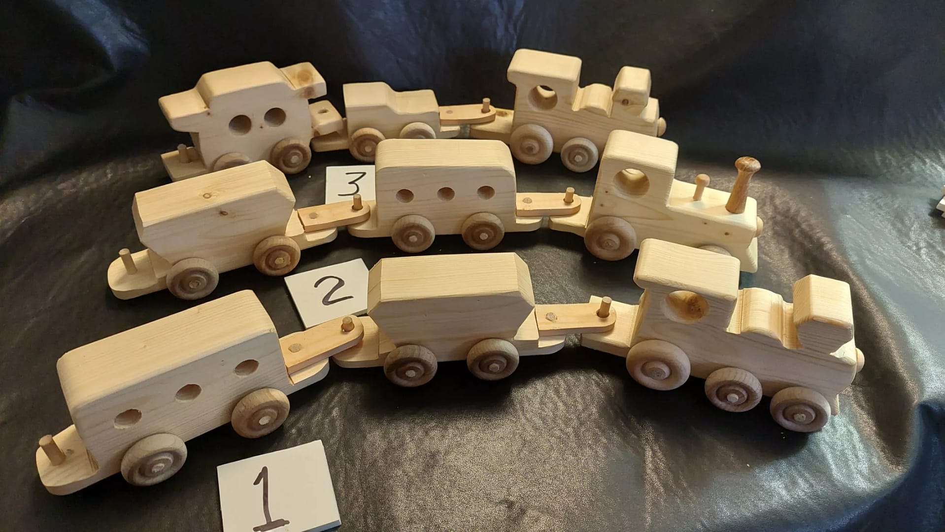 Train with 3 Cars - Image 4