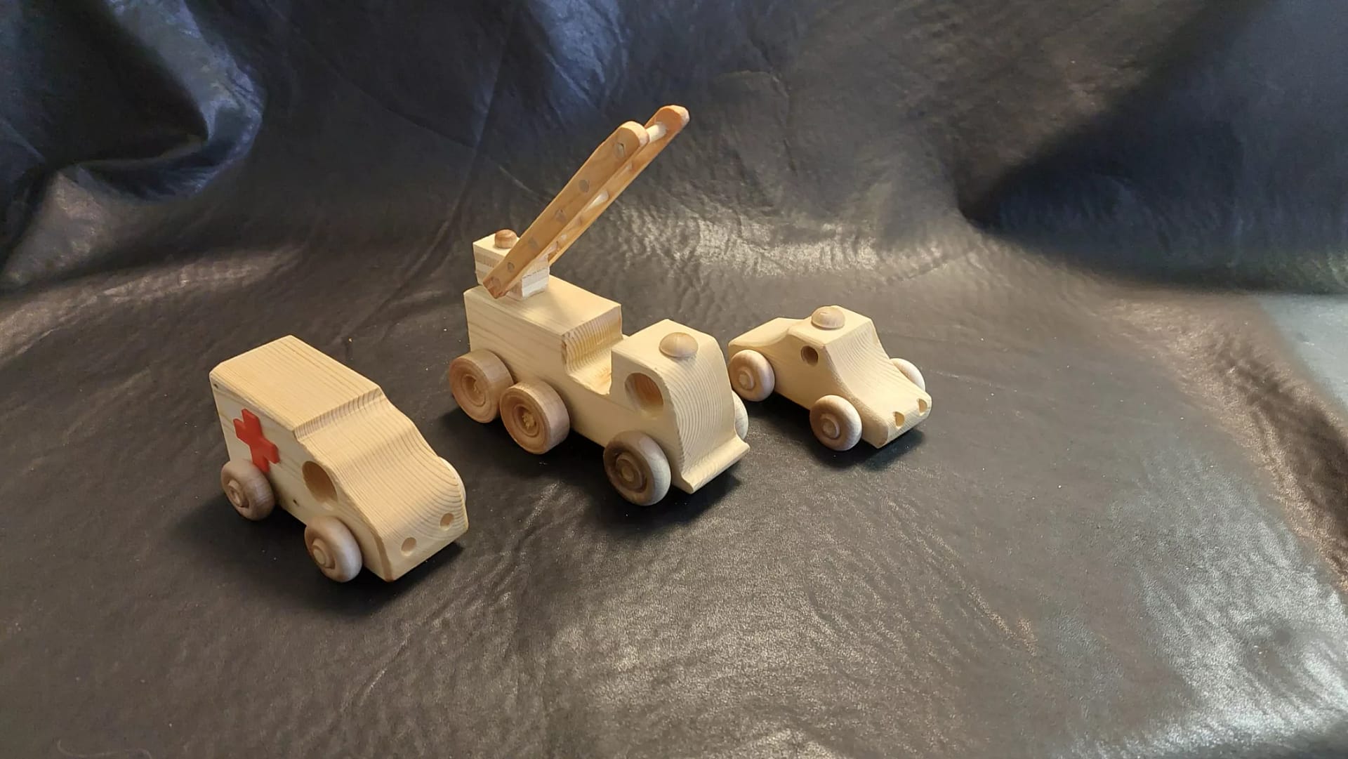 First Response Set - Fire Engine, Ambulance, Police car - Image 2