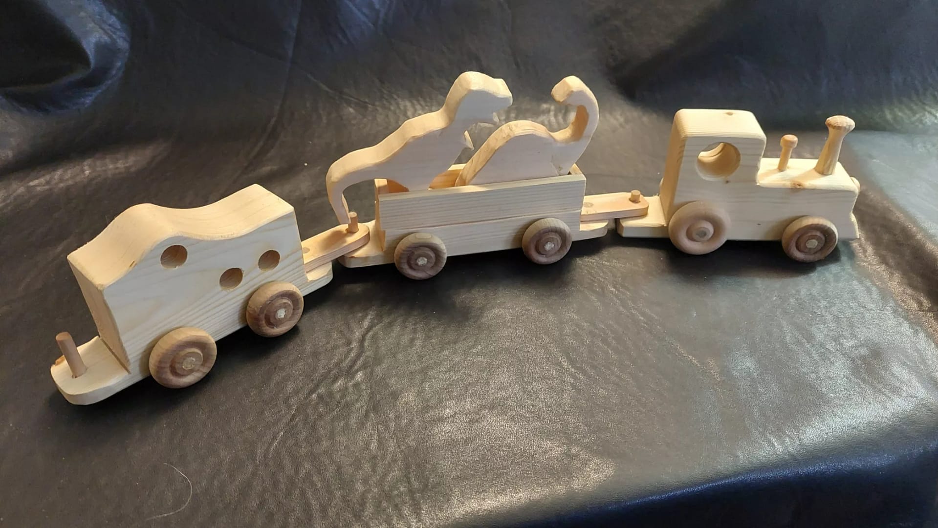 Train with 3 Cars - Image 5