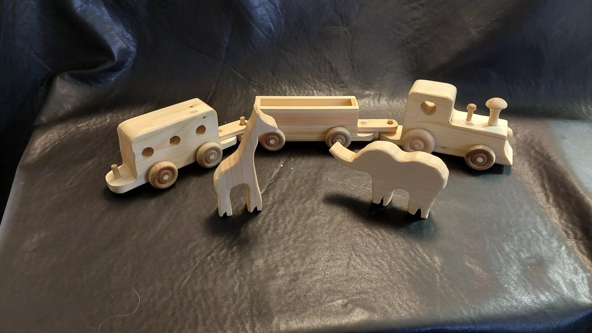 Train with 3 Cars - Image 2