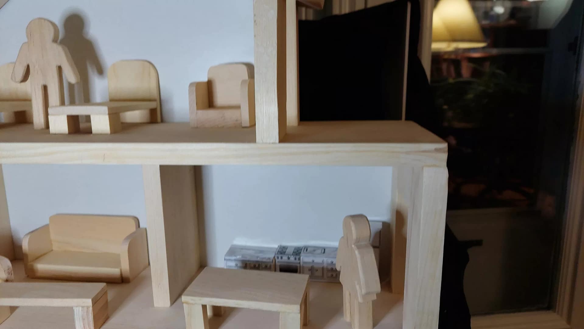 Doll House with Deck - Image 3