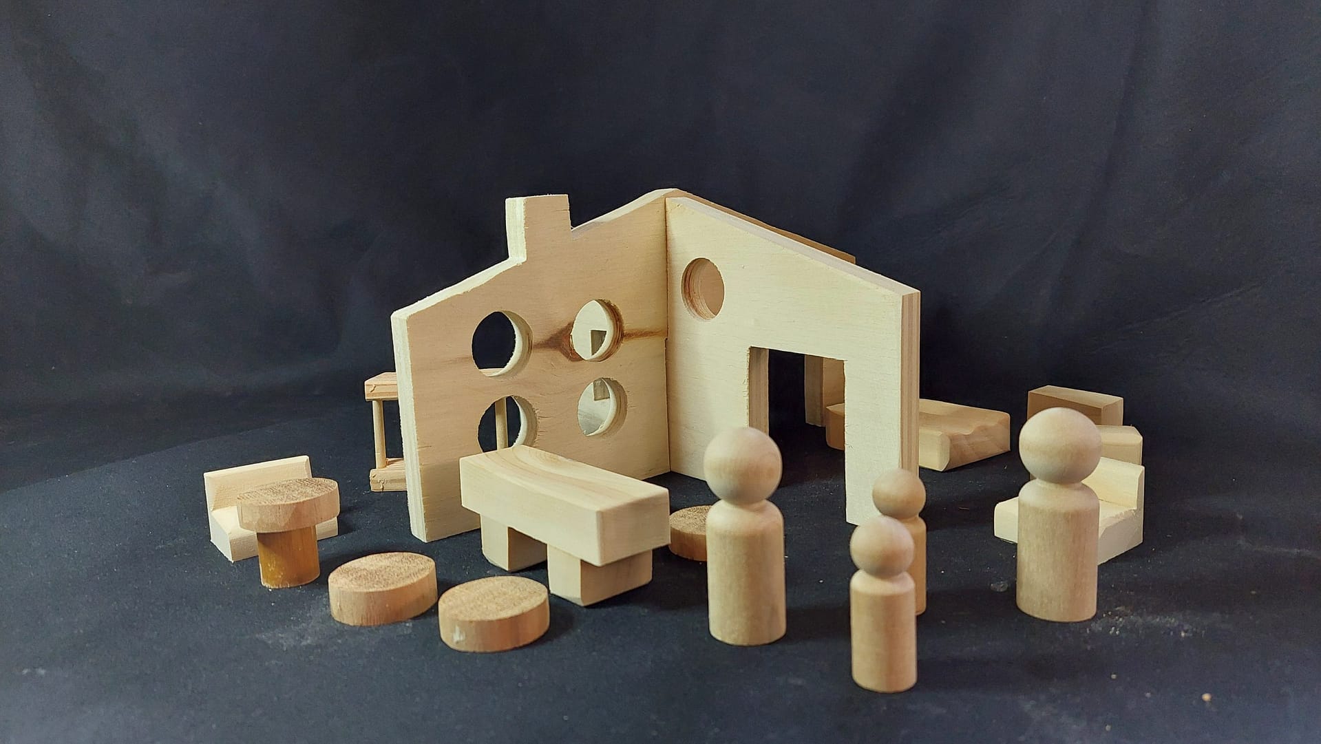 Doll House Assemble and Paint it yourself